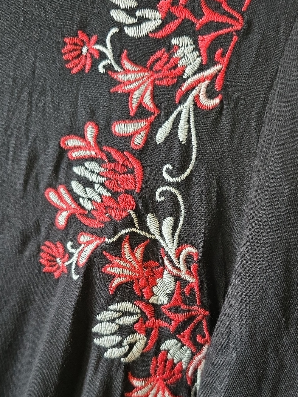 Eyeshadow Top - Picture 2 of 7